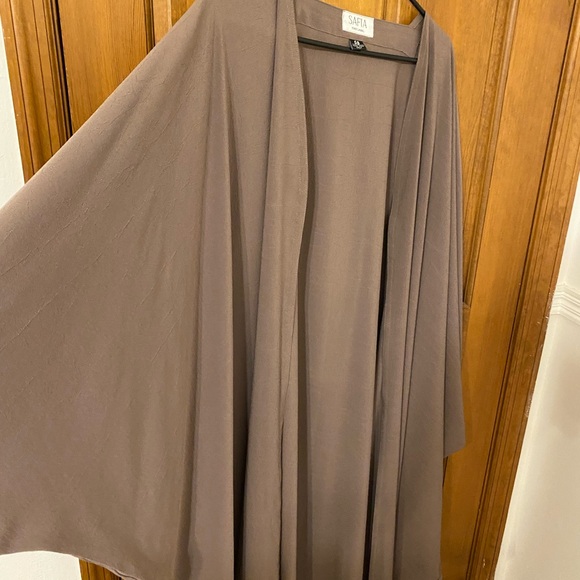 Safia the Label Malika Abaya in dusty rose - Picture 7 of 13